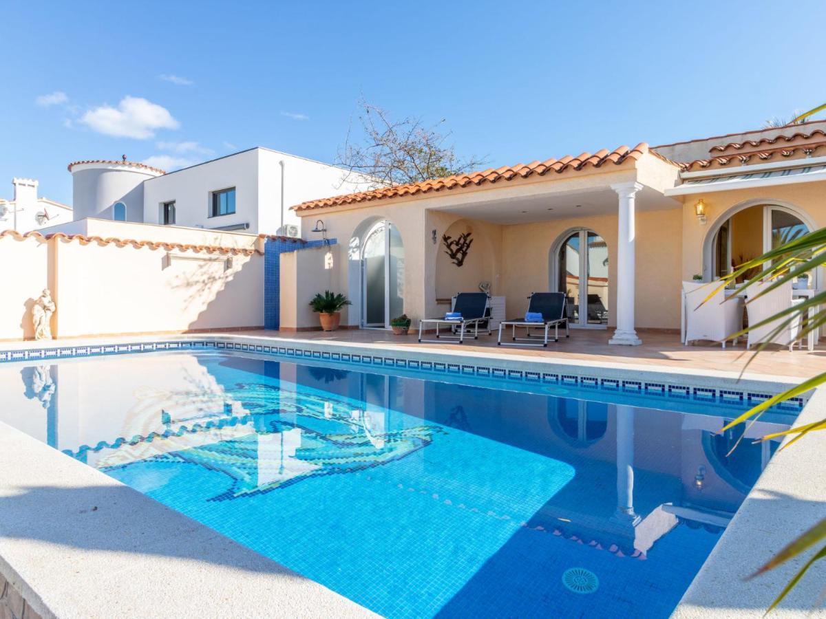 Holiday Home Bonica By Interhome Ampuriabrava Exterior foto