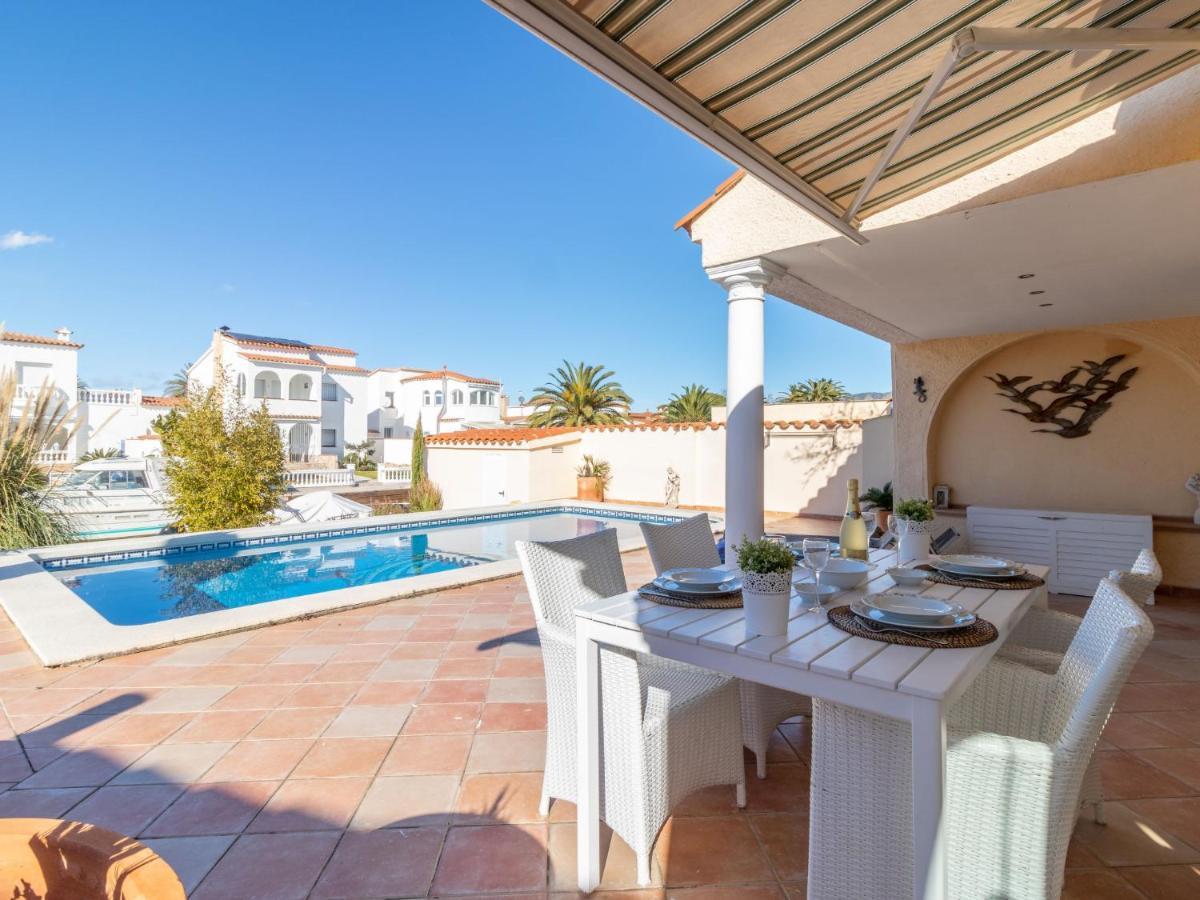 Holiday Home Bonica By Interhome Ampuriabrava Exterior foto