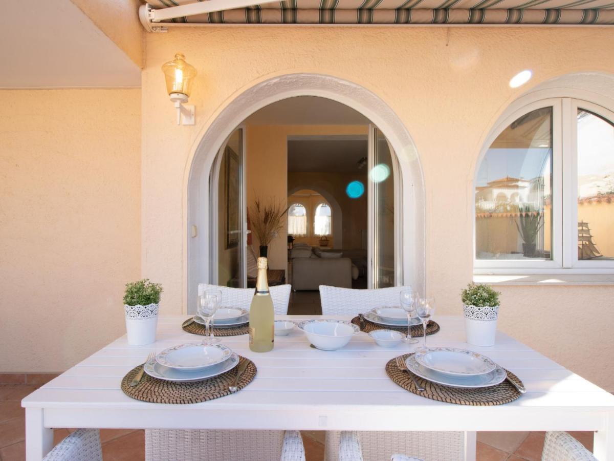 Holiday Home Bonica By Interhome Ampuriabrava Exterior foto