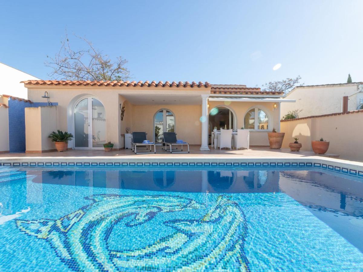 Holiday Home Bonica By Interhome Ampuriabrava Exterior foto