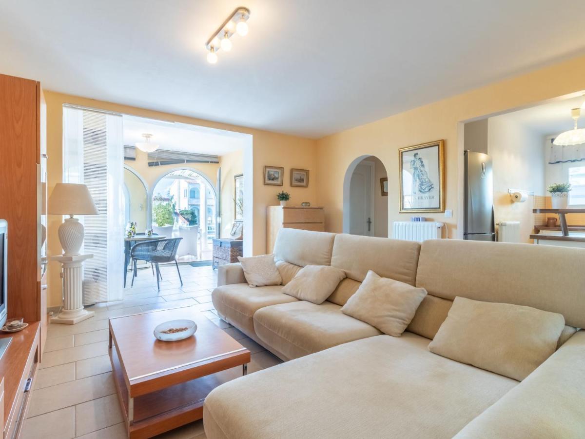 Holiday Home Bonica By Interhome Ampuriabrava Exterior foto